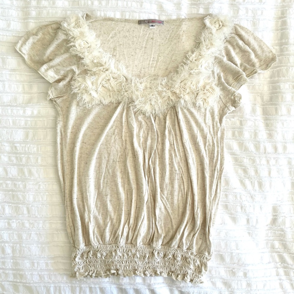 Julie’s Closet T-shirt in size M